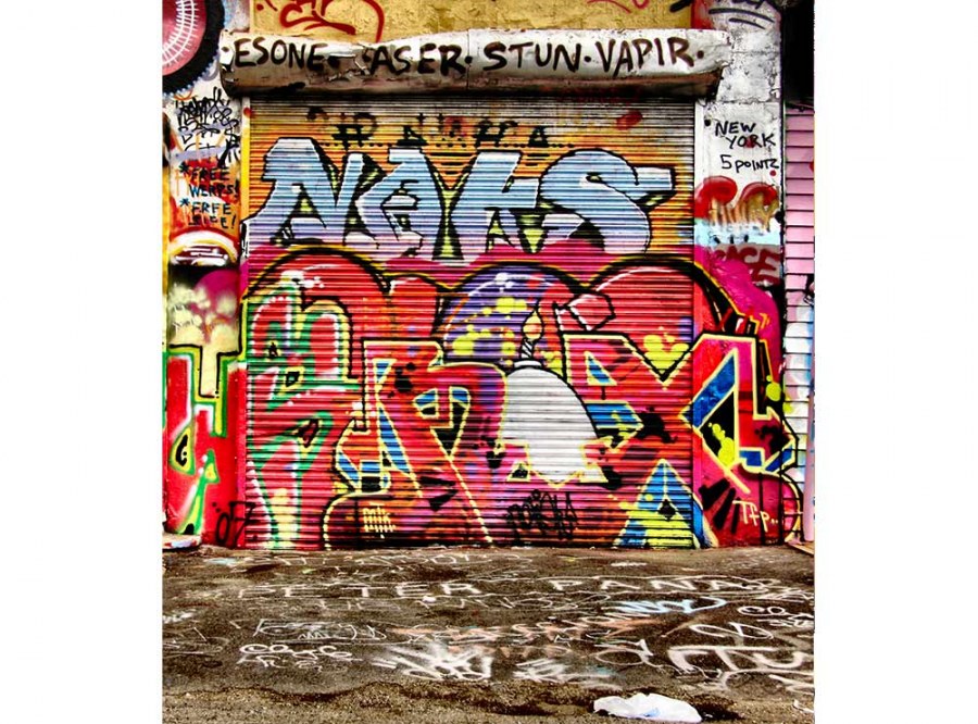 Flis foto tapeta Ulica sa graffitima MS30321 | 225x250 cm - Od flisa